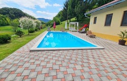 Klanjec, Krapina-Zagorje County 49290