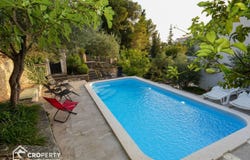 Milna, Split-Dalmatia County 21405