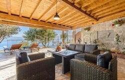 Omiš, Splitsko-dalmatinska 21252