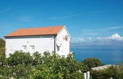 Sutivan, Splitsko-dalmatinska županija