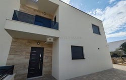 Vodice, Sibenska 22211