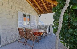 Brac, Splitsko-dalmatinska 21410