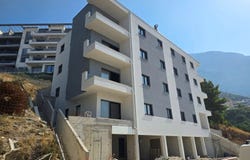 Makarska, Split-Dalmatia County 21300