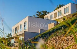 Omiš, Splitsko-dalmatinska 21317