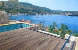 Vis, Splitsko-dalmatinska 21480