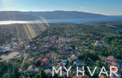 Stari grad, Splitsko-dalmatinska 21460