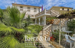 3 Trg Svetog Frane, Cres, Primorje-Gorski Kotar County 51557