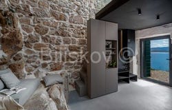 Bol, Splitsko-dalmatinska 21420