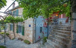 Brac, Splitsko-dalmatinska 21404