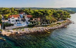 Supetar, Splitsko-dalmatinska