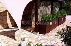 Rogač, Split-Dalmatia County 21430