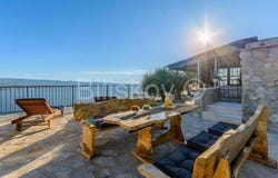 Omiš, Splitsko-dalmatinska 21252