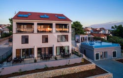 Milna, Split-Dalmatia County 21405