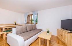 Plaski, Karlovacka 47304