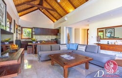 Ungasan, Badung, Bali 80361