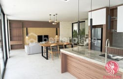 Ungasan, Bukit, Bali 80351