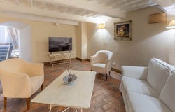 Cortona, Tuscany 52044