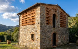 Pescaglia, Tuscany 55060