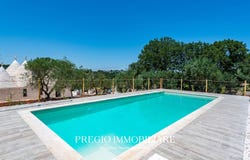 Locorotondo, Apulia 70010