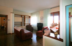 Guazzino, Tuscany 53048