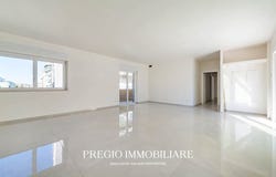 Monopoli, Apulia 70043