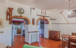 Cinigiano, Tuscany 58044