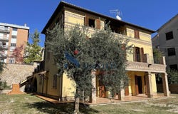 Teramo, Abruzzo 64100