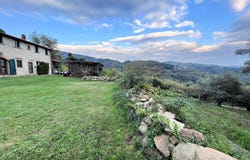 Massa e Cozzile, Tuscany 51010
