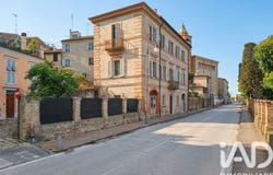 Fermo, Marche 63900