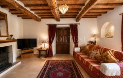 Cortona, Tuscany 52044