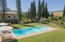 Cetona, Tuscany 53040
