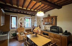 Cetona, Tuscany 53040