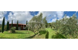 Serrazzano, Tuscany 56044
