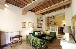 Cetona, Tuscany 53040