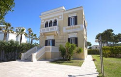 Trani, Apulia 76125