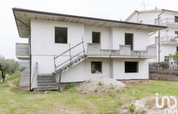 Notaresco, Abruzzo 64024