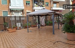 naples, Campania 80142