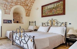 Polignano a Mare, Apulia 70044