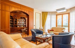 Como, Lombardy 22060