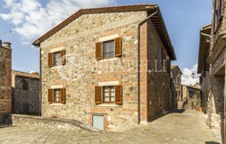 Radicofani, Tuscany 53040