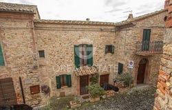 Parrano, Terni