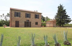 Peccioli, Tuscany 56037