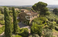 Cetona, Tuscany 53040