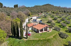Cinigiano, Tuscany 58044