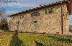 Serrapetrona, Marche 62020