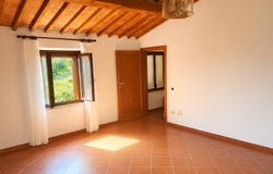Terricciola, Tuscany 56030