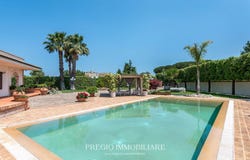 Monopoli, Apulia 70043