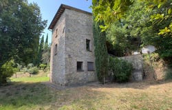 Cetona, Tuscany 53040