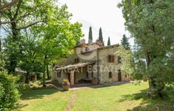 Cetona, Tuscany 53040