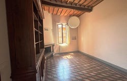 Chiusi, Tuscany 53043